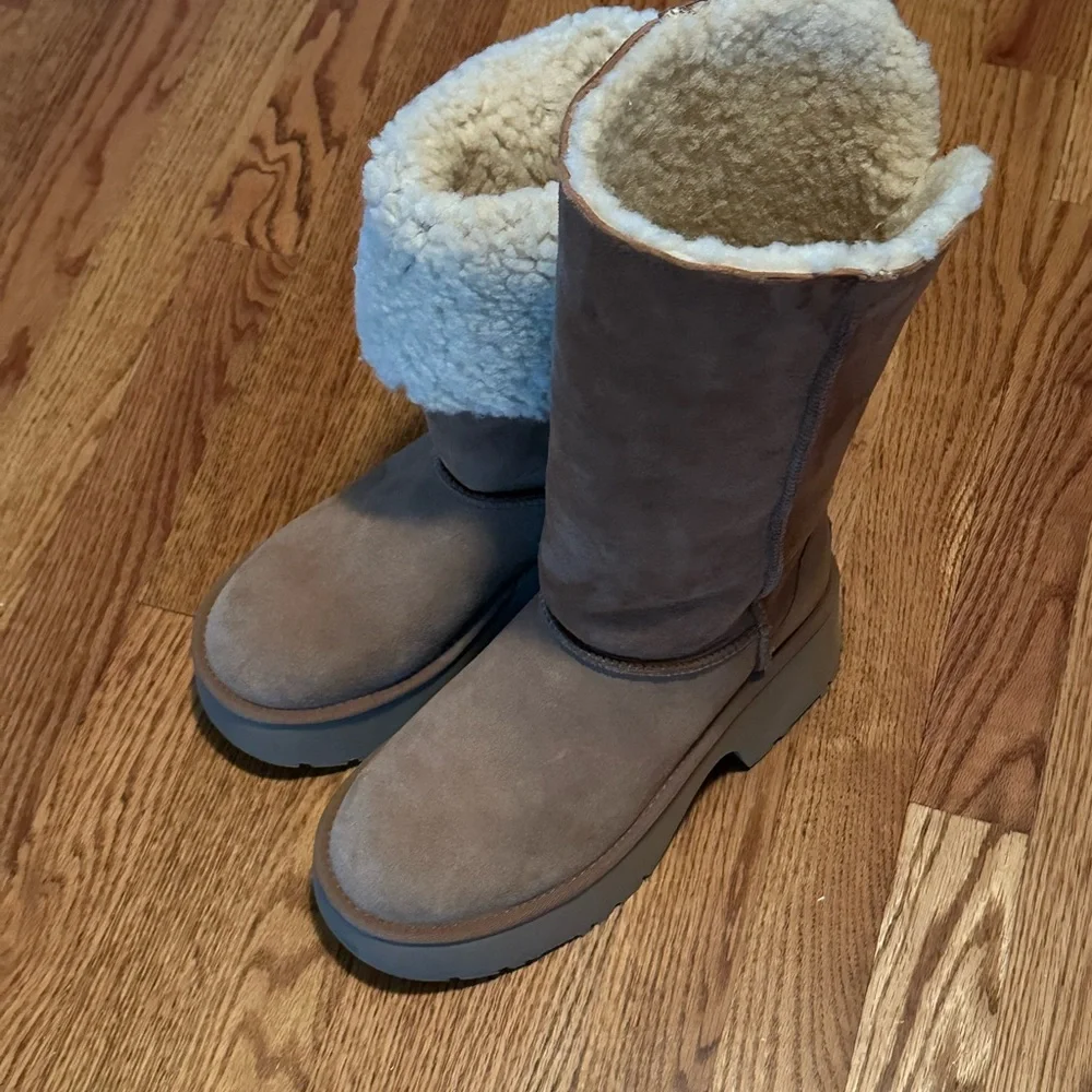 UGG Classic Shearling Boots - Chestnut - Picture 2 of 5